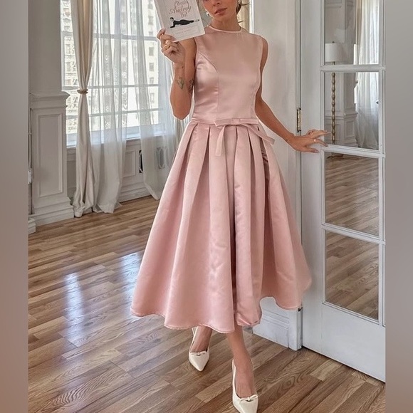 Cider Dresses & Skirts - NWT Cider Pink Satin Sleeveless Bow Front Pleated Midi Dress Size M 🎀